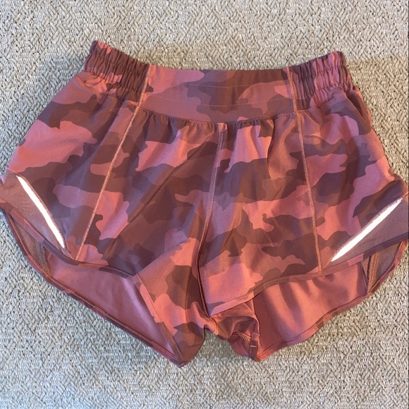 lululemon athletica Pants - Pink camo Hotty hots 2.5’s